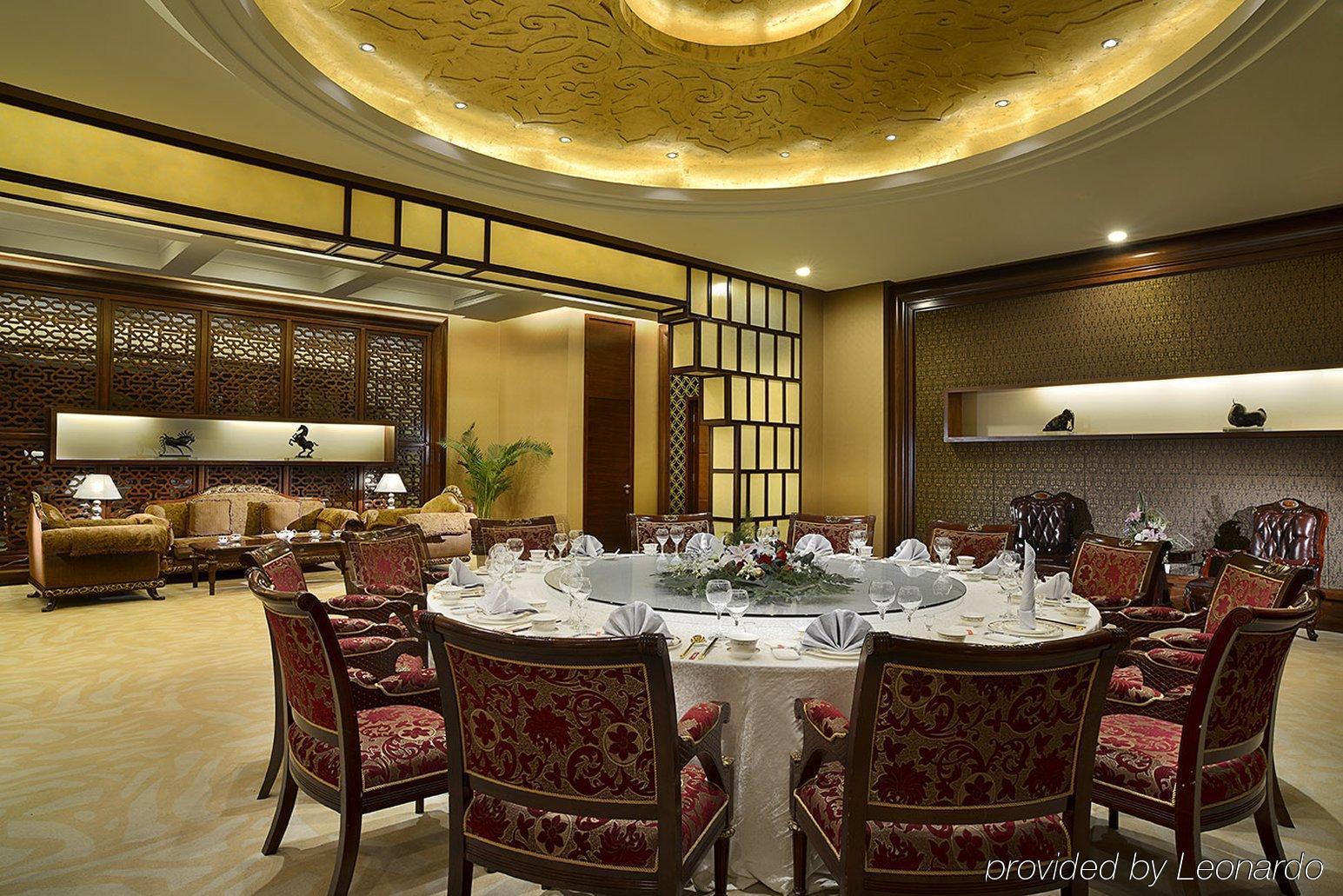 Crowne Plaza Ordos, an IHG Hotel Restaurante foto